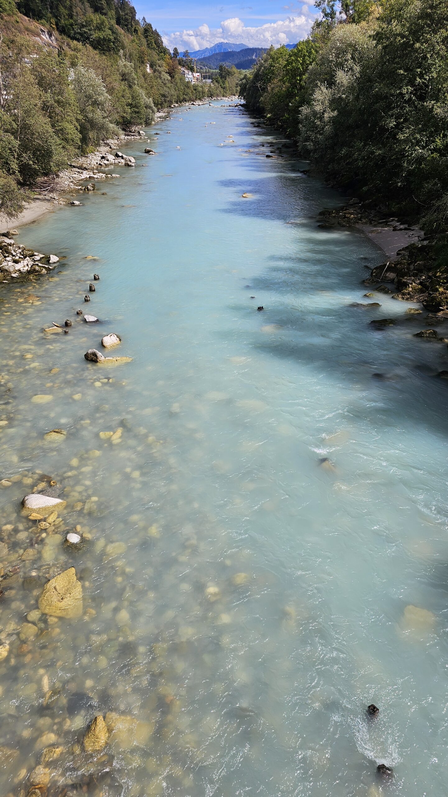 Die Rheinschlucht, auch bekannt unter ihrem rätoromanischen Namen Ruinaulta.